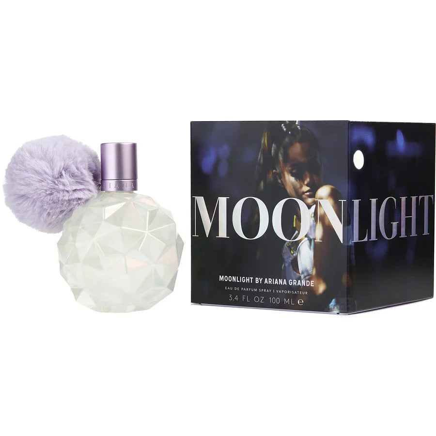 Descubre Ariana Grande Moonlight, un Eau de Parfum de 3.4 oz. Compra ahora y disfruta de esta fragancia dulce con notas de grosella negra y malvavisco, ideal para la mujer soñadora.