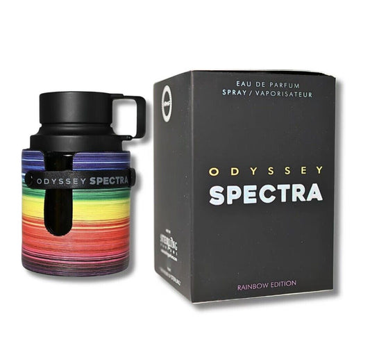 Botella de perfume Armaf Odyssey Spectra Rainbow Edition de 3.4 oz, con un diseño hexagonal en color azul y con un degradado de colores del arcoíris.