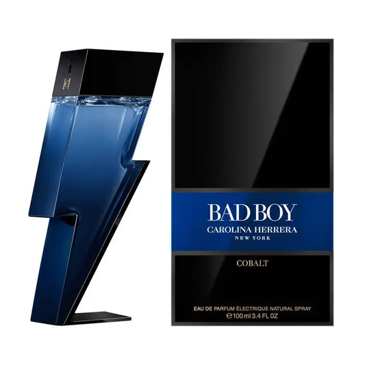 Descubre Carolina Herrera Bad Boy Cobalt, un Eau de Parfum de 3.4 oz. Compra ahora y disfruta de esta fragancia sofisticada con notas de geranio y sándalo, ideal para cualquier ocasión.