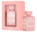Botella de perfume Lattafa Badee Al Oud Noble Blush de 3.4 oz, con un diseño de vidrio rosa claro y una tapa dorada.