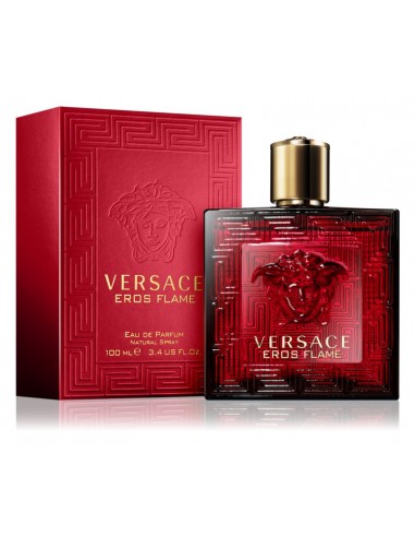 Descubre Versace Eros Flame, un Eau de Parfum de 3.4 oz. Compra ahora y disfruta de esta fragancia especiada con notas de mandarina y pimienta, ideal para el hombre seductor.