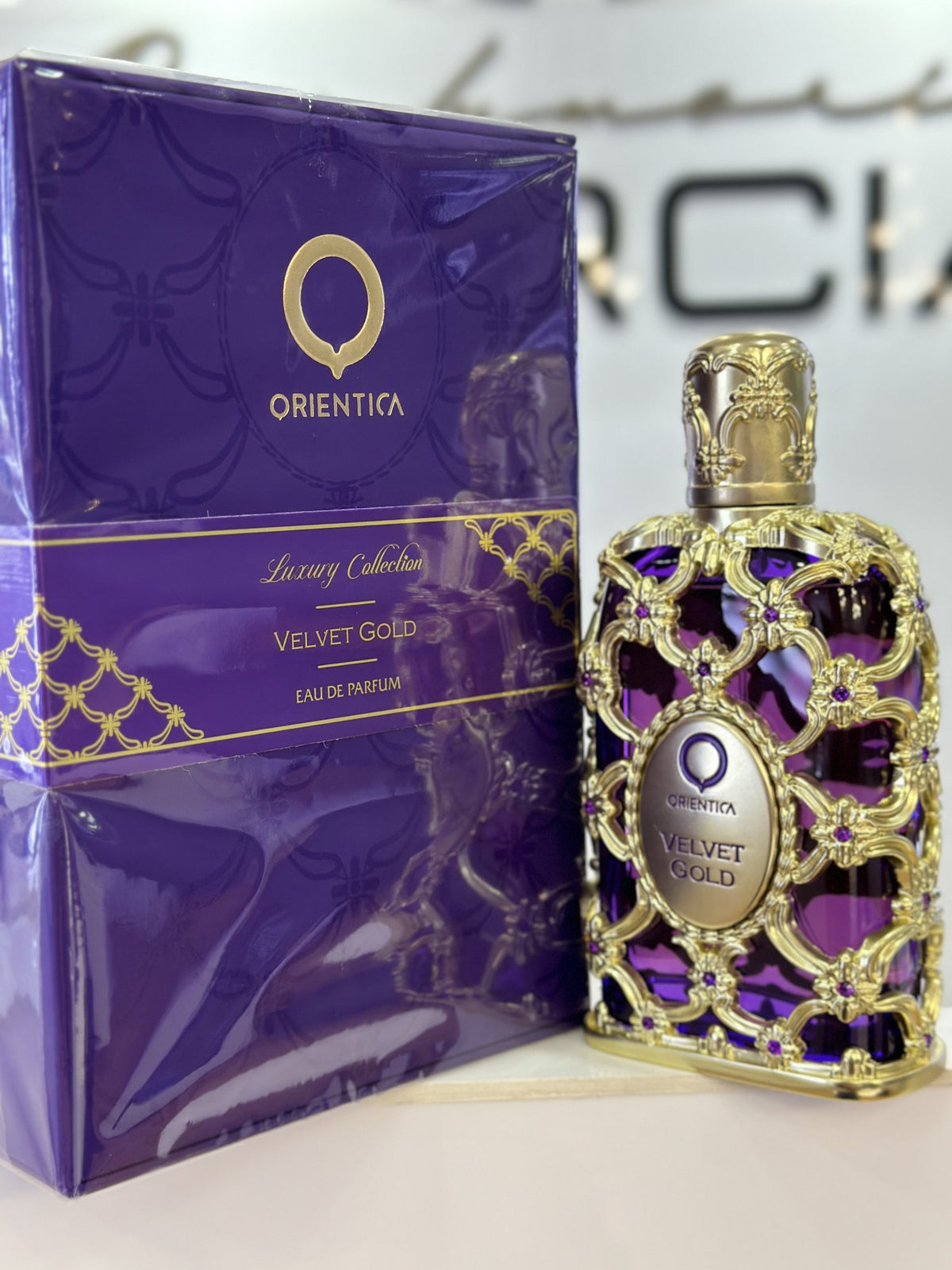 Foto real en tienda Perfumería García, Plaza Luperón
