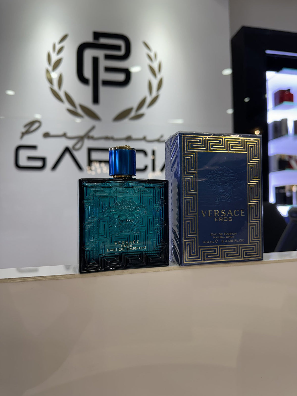 Foto real en tienda Perfumería García, Plaza Luperón