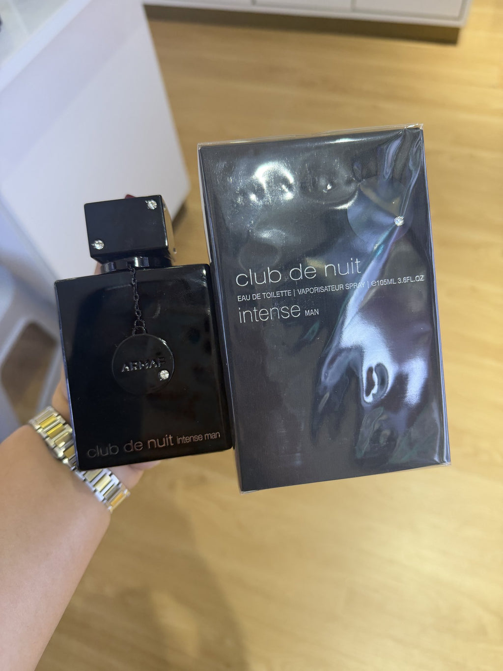 Foto real en tienda Perfumería García, Plaza Luperón