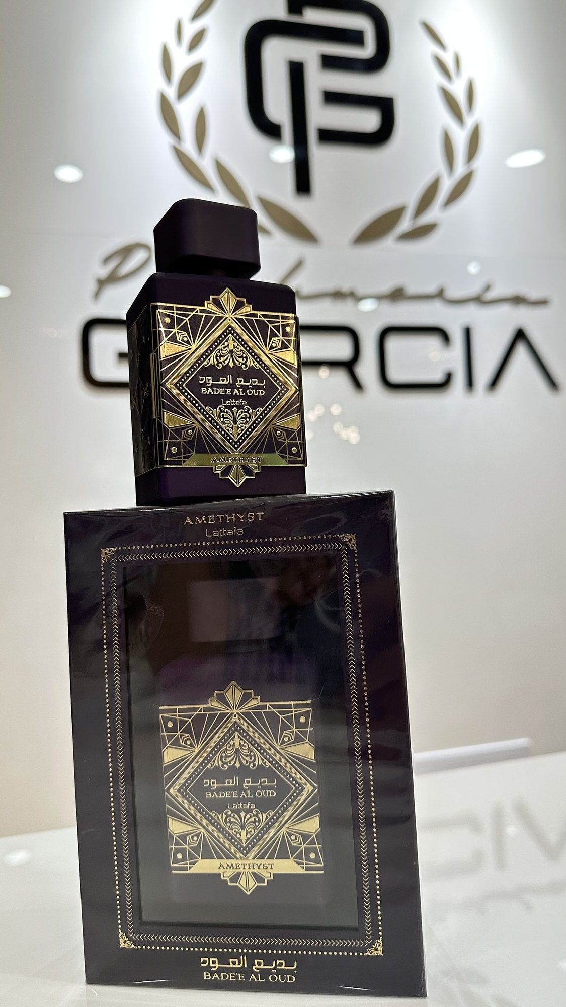 Foto real en tienda Perfumería García, Plaza Luperón