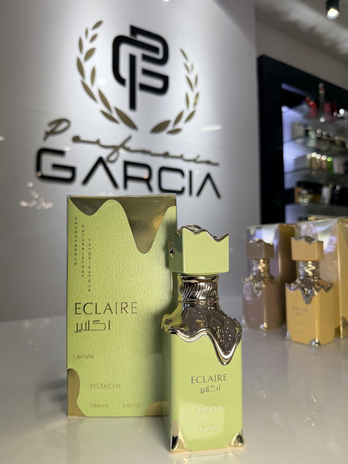 Foto real en tienda Perfumería García, Plaza Luperón