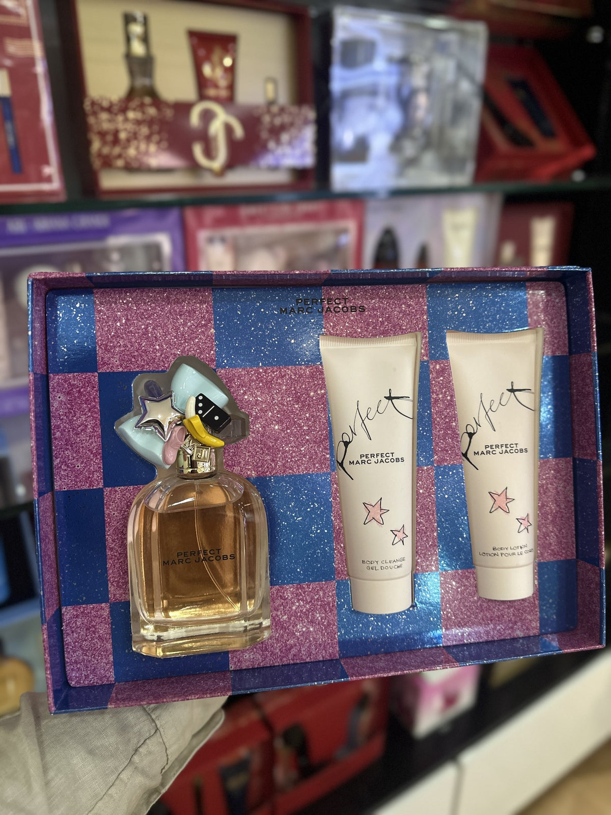 Foto real en tienda Perfumería García, Plaza Luperón